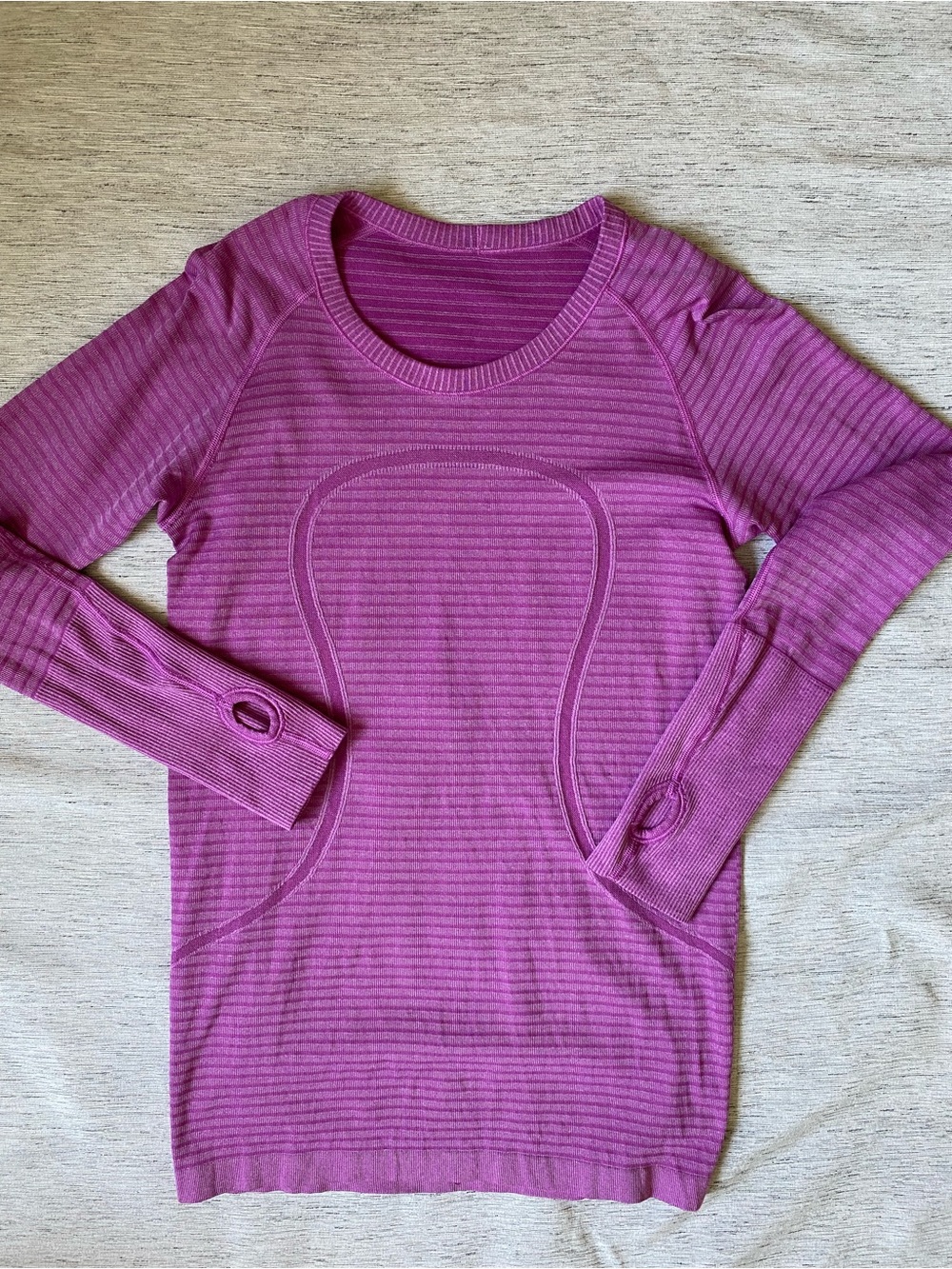 Lulelemon Swiftly Tech Ribbed Long Sleeve Top Women’s Purple Thumbholes